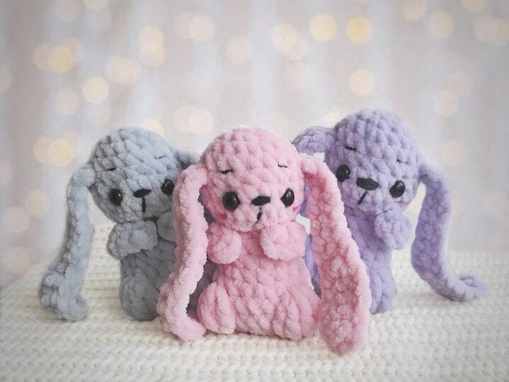 Crochet small plush bunny pattern