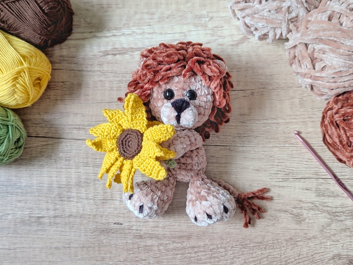 Lio the Lion with a Sunflower Amigurumi Crochet Pattern