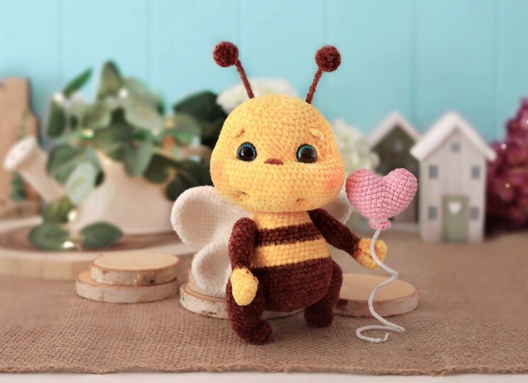 Miko, the Bee