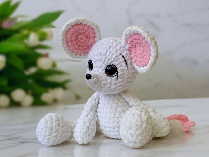 Plush mouse Crochet pattern