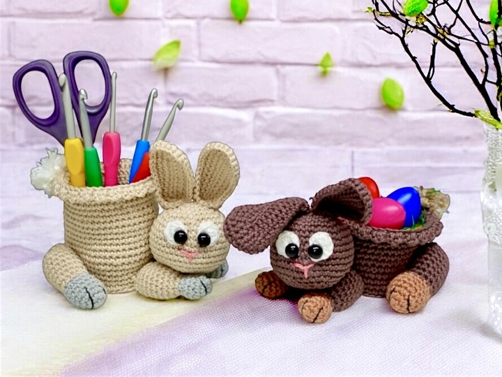 Rabbits Pen Needle Container Crochet Pattern