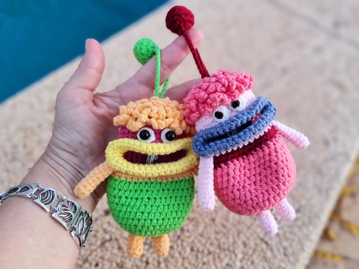 T2 Crochet pattern for key cover