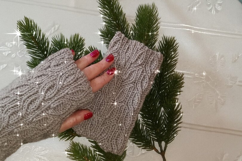 Crochet pattern for fingerless gloves