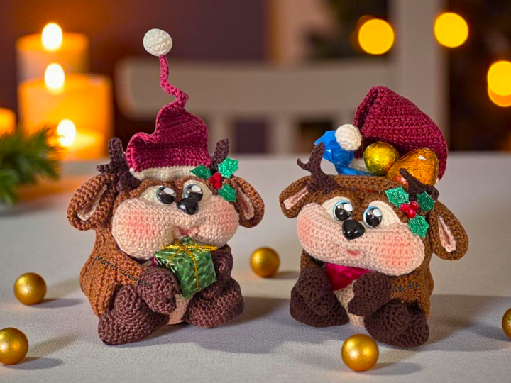 Crochet pattern for reindeer gift bags