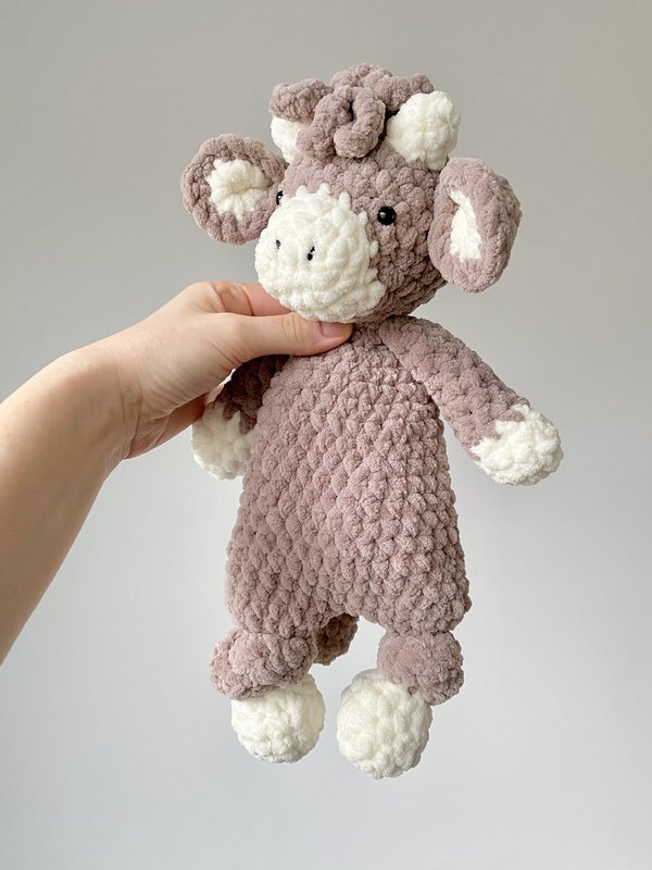 Highland Cow Crochet Pattern Snuggler