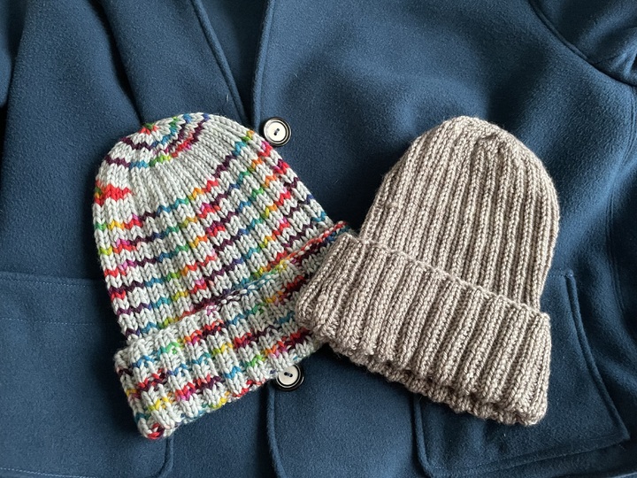 Mika - Basic hat in rib pattern - super easy