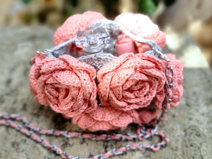 T28 Crochet pattern Miniature crossbody bag