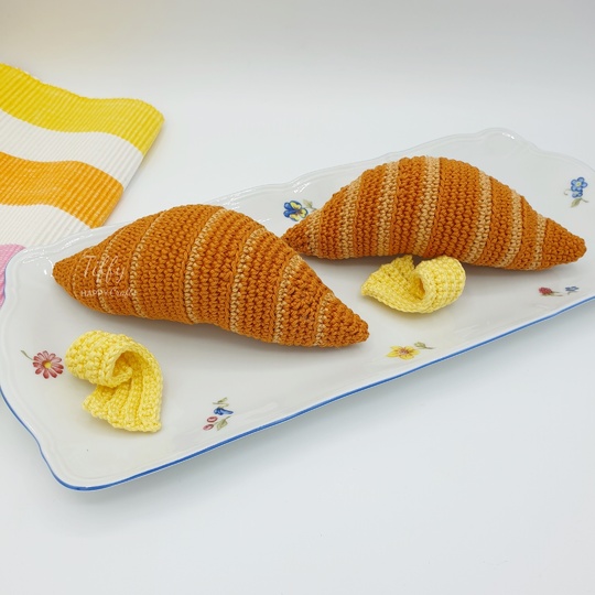 Croissants in 2 Versions incl. Butter Piece for Play Kitchen