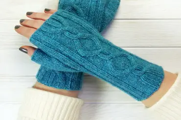 Fingerless mitts, hand cuffs Greti, knitting pattern