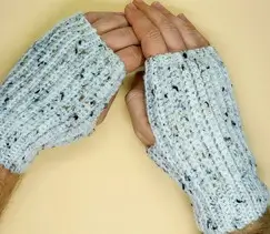 Crochet simple fingerless gloves