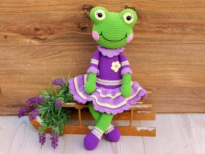 Frida - Crochetpattern Shelf Sitter Frog