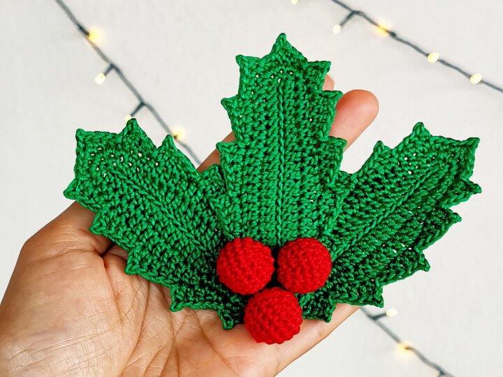 Holly Berry Decor Crochet Pattern
