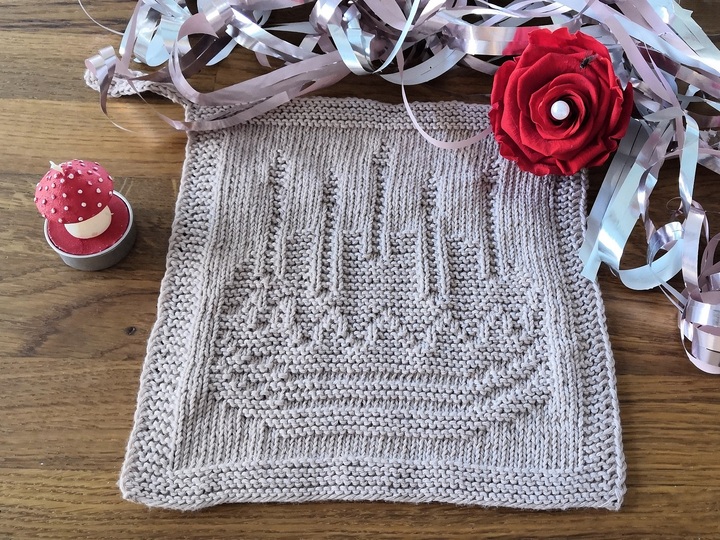 Knitting pattern washcloth dishcloth Happy Birthday easy