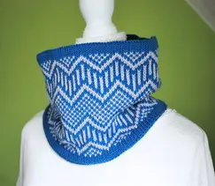 Shelby Cowl  knitting pattern for stranded colourwork cowl