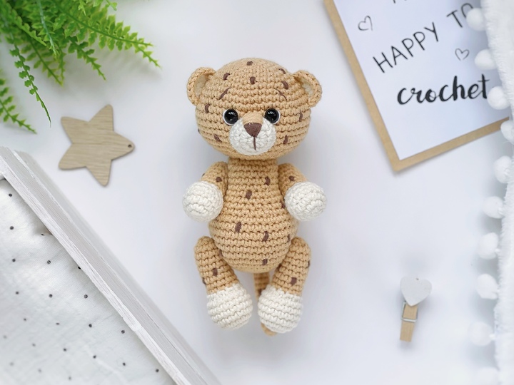 Amigurumi crochet pattern Safari Leopard