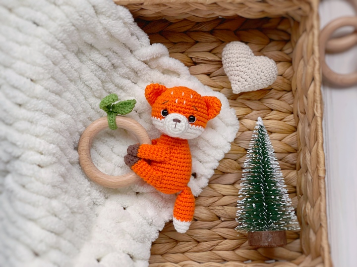 Crochet pattern baby rattle fox