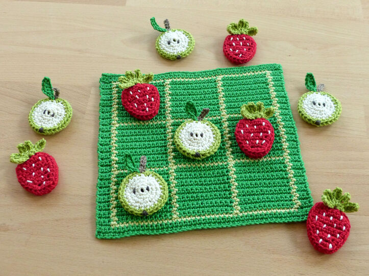 Crochet pattern for a popular family game tic tac toe garden