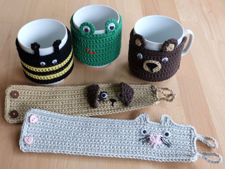 Crochet pattern for mug cozys with the shape of animals