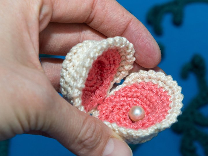 Crochet Pattern Shell with Pearl