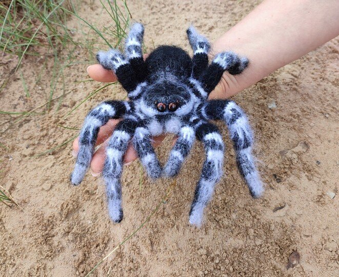 Crocheted Brazilian Whiteknee tarantula