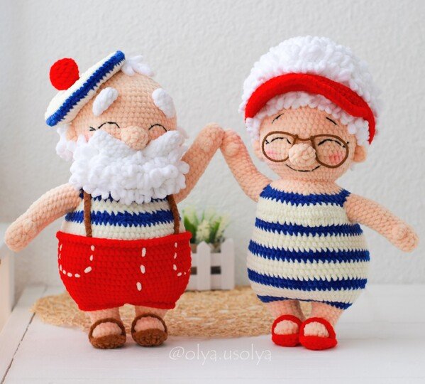 Santa and Mrs Santa on vacation
