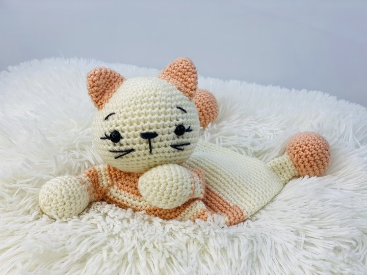 Comforter Cuddly Cat Crochet Pattern