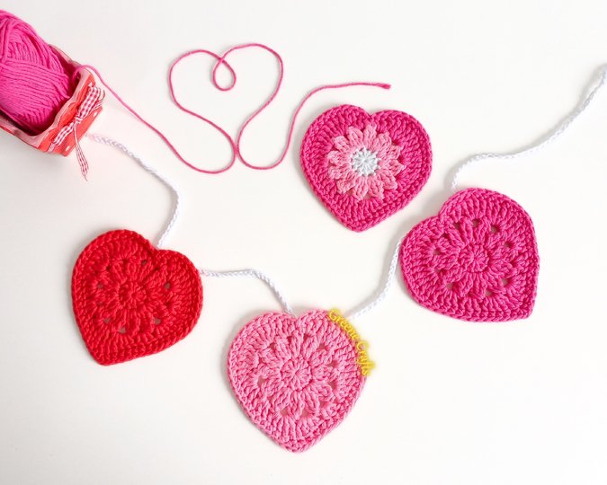 Floral Heart Garland for Valentines Day Crochet Pattern