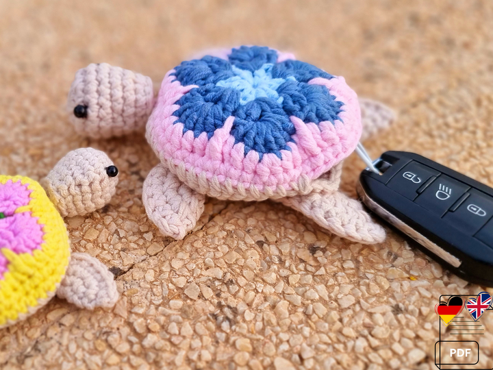 T21 Crochet pattern for a key cover in the shape of a turtle