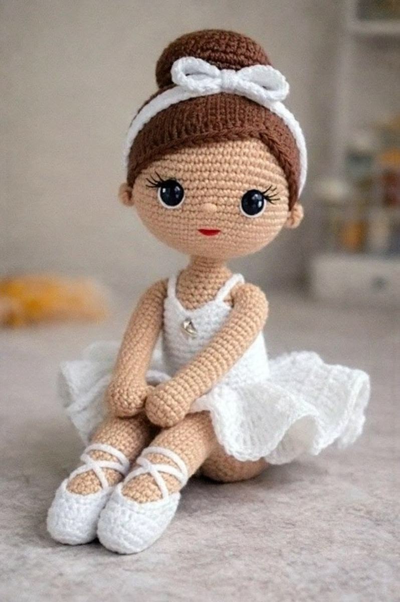 Free amigurumi ballerina crochet pattern step by step
