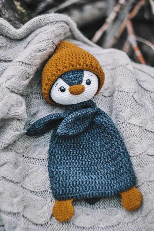 Penguin lovey blanket