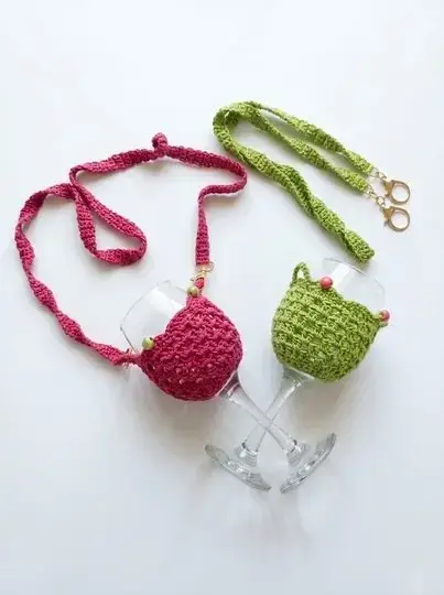 Crochet Wine Glass Holder Pattern with Detachable Strap
